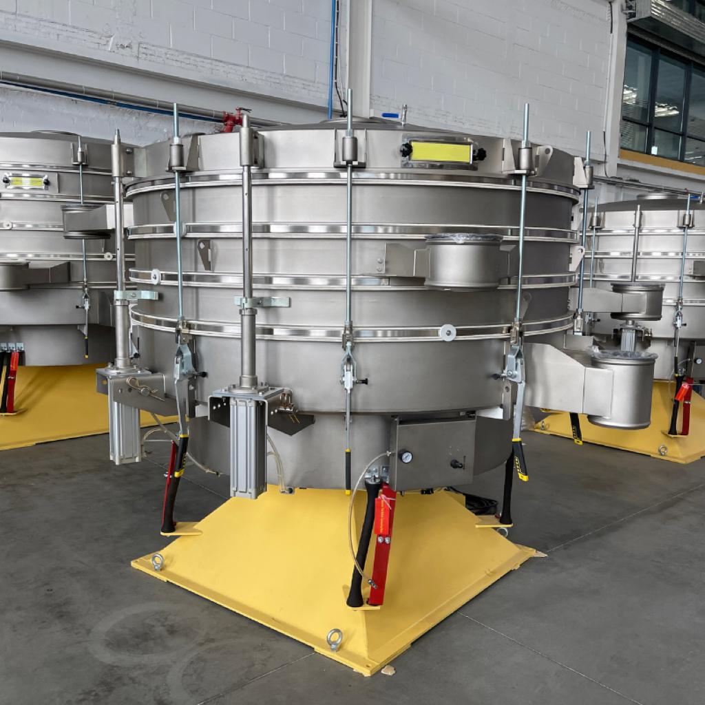 Vibrating screening machine
